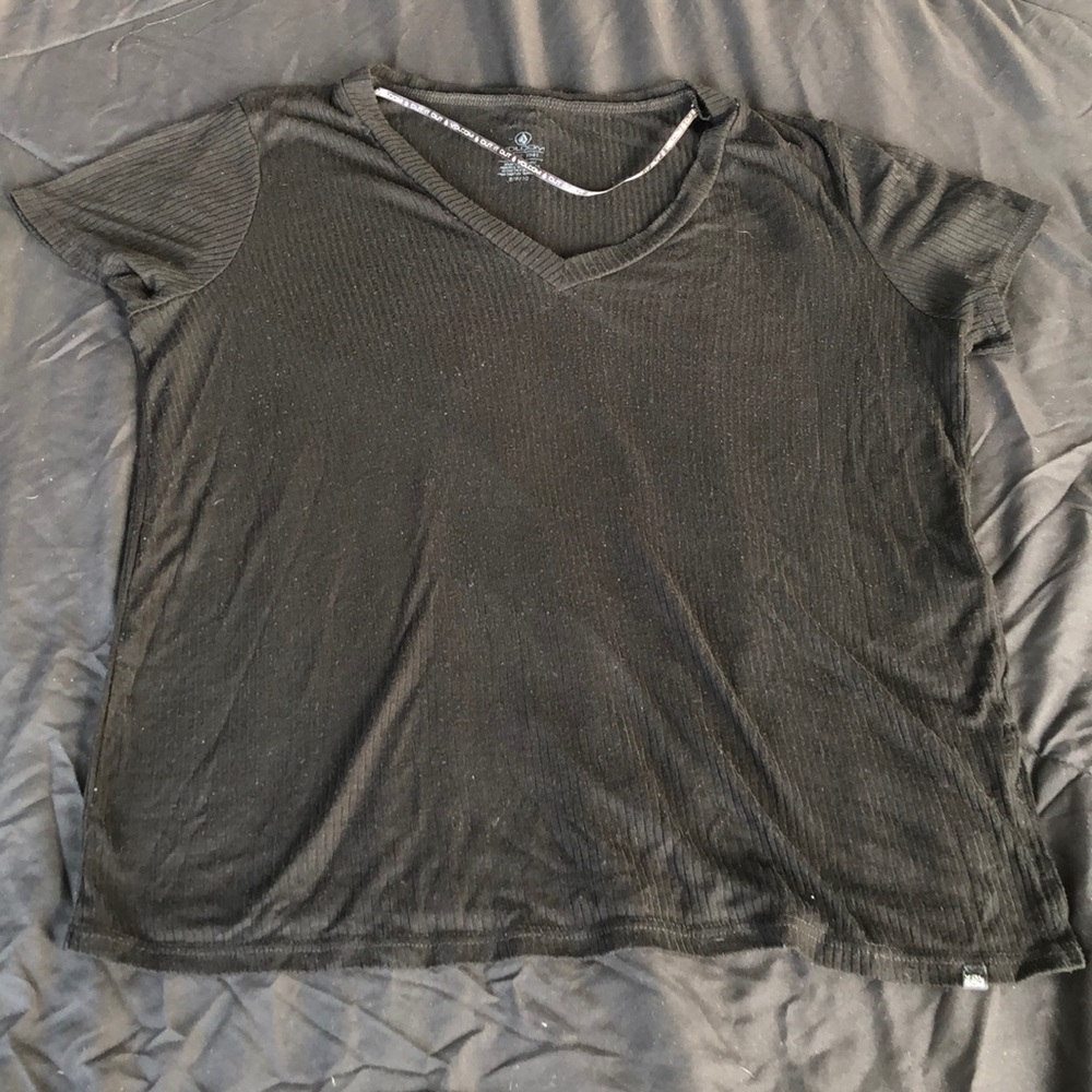 Volcom Black Flowing Short sleeve ribbed detail